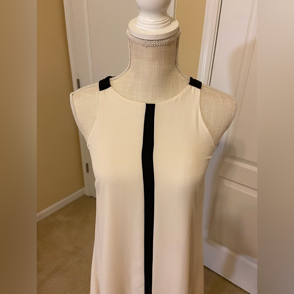 Fun Casual Monteau Black and Cream Dress Sz XS